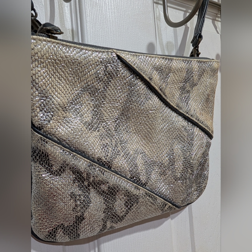 Bryna Nicole Metallic Snakeskin Embossed handbag Crossbody Clutch - Picture 2 of 14